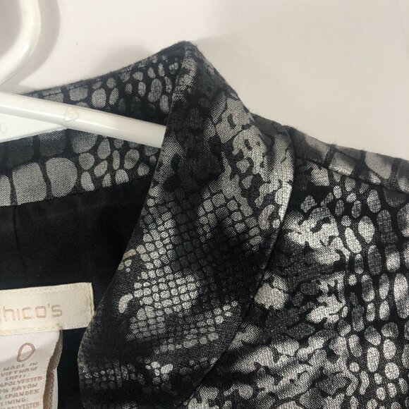 Chico's Jacket Womens Size 0 Silver Black Metallic Snake/ Allig Skin Snap Button - Picture 11 of 14